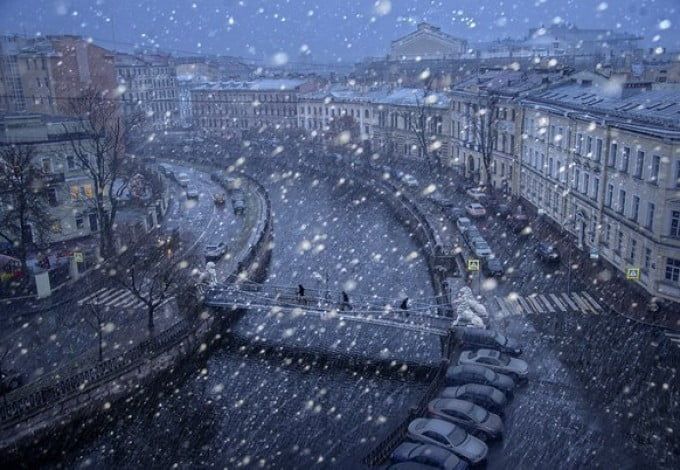 МЧС объявили штормовое предупреждение в связи с приближением циклона под названием Флорентина. Сообщается, что он принесёт с собой сильный ветер (до 20 м/с) в сопровождении дождя и мокрого снега.