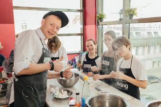 12 кулинарных студий и ресторанов Петербурга, где дети от 3 лет учатся готовить гноччи, мильфей и десерты под присмотром профессиональных шеф-поваров — с именным дипломом и дегустацией на месте.