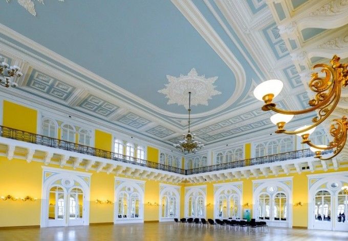 u041du0430 u0414u0443u043cu0441u043au043eu0439 u043eu0442u043au0440u043eu0435u0442u0441u044f u043au0440u0443u0433u043bu043eu0441u0443u0442u043eu0447u043du044bu0439 u043au043eu043du0446u0435u0440u0442u043du044bu0439 u0437u0430u043b u0441 u0440u0435u043fu0435u0440u0442u0443u0430u0440u043eu043c u043au043bu0430u0441u0441u0438u0447u0435u0441u043au043eu0439 u043cu0443u0437u044bu043au0438