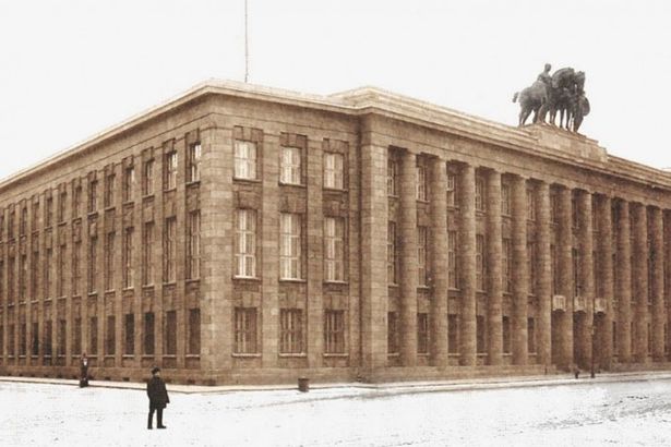 4 u0430u0432u0433u0443u0441u0442u0430 1914 u0433u043eu0434u0430 u043du0430 u0418u0441u0430u0430u043au0438u0435u0432u0441u043au043eu0439 u043fu043bu043eu0449u0430u0434u0438 u0442u043eu043bu043fu0430 u0440u0430u0437u0433u0440u043eu043cu0438u043bu0430 u043du0435u043cu0435u0446u043au043eu0435 u043fu043eu0441u043eu043bu044cu0441u0442u0432u043e