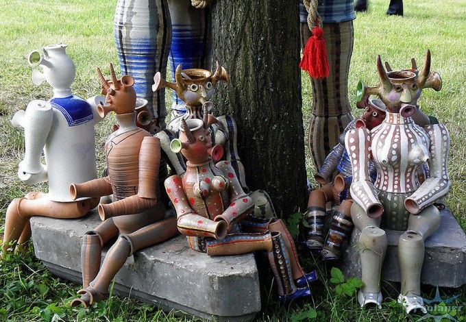 u041du0430 u0415u043bu0430u0433u0438u043du043eu043c u043eu0441u0442u0440u043eu0432u0435 u043fu043eu043au0430u0436u0443u0442 u00abu0421u0442u0435u043au043bu043e u0438 u043au0435u0440u0430u043cu0438u043au0443 u0432 u043fu0435u0439u0437u0430u0436u0435u00bb