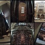 В Петербурге сохранились десятки дореволюционных лифтов — с кованым чугунным декором, резными дубовыми дверями и подъёмными механизмами возрастом более ста лет. Собрали 11 самых впечатляющих.