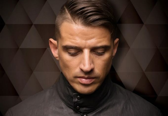 18 декабря в клубе&nbsp;Santa Barbara Club&nbsp;выступит американский диджей с русскими корнями Serge Devant. Его карьере могут позавидовать даже самые именитые ветераны мировой электронной сцены. Сегодня его трек «Addicted» раскачивает десятки фешенебельных вечеринок мира.