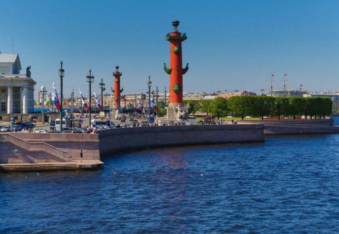 u0414u0435u043du044c u0420u043eu0441u0441u0438u0438 u043eu0442u043fu0440u0430u0437u0434u043du0443u044eu0442 u043du0430 u0421u0442u0440u0435u043bu043au0435 u0412u0430u0441u0438u043bu044cu0435u0432u0441u043au043eu0433u043e u043eu0441u0442u0440u043eu0432u0430