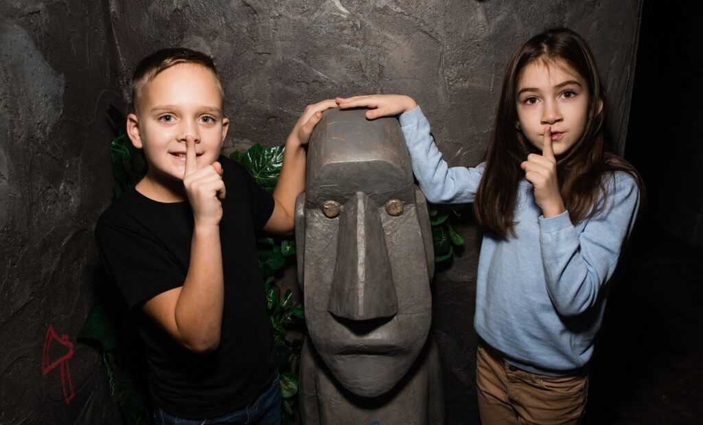 В Санкт-Петербурге представлено множество захватывающих приключенческих детских квестов, которые подарят детям незабываемые приключения. Детские квесты в СПб предлагают тематические комнаты, интерактивные задания и сложные головоломки. Независимо от возраста вашего ребенка, вы найдете здесь идеальный способ весело провести время и погрузиться в атмосферу приключений.