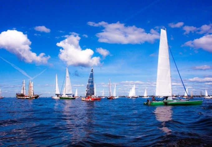 u0413u043eu043du043au0438 u043au0430u0442u0430u043cu0430u0440u0430u043du043eu0432 u0438 u044fu0445u0442 u043du0430 u00abu041eu0440u0430u043du0438u0435u043du0431u0430u0443u043cu0441u043au043eu043c u043cu043eu0440u0441u043au043eu043c u0444u0435u0441u0442u0438u0432u0430u043bu0435u00bb