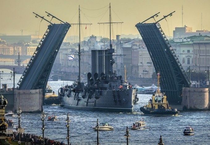 u041au0440u0435u0439u0441u0435u0440 u00abu0410u0432u0440u043eu0440u0430u00bb u0432u043eu0437u0432u0440u0430u0449u0430u0435u0442u0441u044f u0432 u0430u043au0432u0430u0442u043eu0440u0438u044e u041du0435u0432u044b