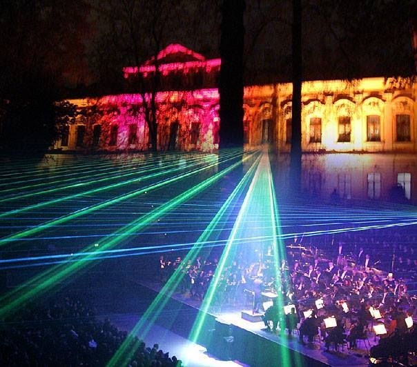 u041fu0435u0442u0435u0440u0431u0443u0440u0436u0446u0430u043c u043fu043eu043au0430u0436u0443u0442 u0431u0435u0441u043fu043bu0430u0442u043du044bu0435 u043fu0440u0435u0434u0441u0442u0430u0432u043bu0435u043du0438u044f u0441u043eu043bu044cu043du044bu0445 u0430u0440u0442u0438u0441u0442u043eu0432