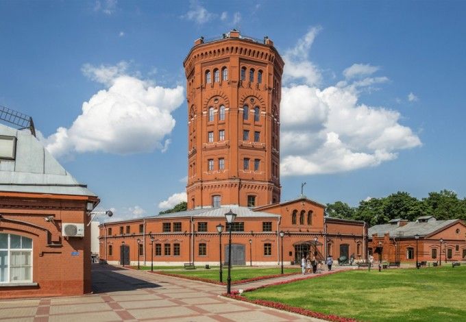 Оказаться в гостях у Мойдодыра, своими руками изготовить славянский и финно-угорский оберег и принять участие в создании единого «Букета Любви» петербургские семьи смогут с 7 июля. В музейном комплексе «Вселенная воды» стартует тематический фестиваль «Не разлей вода!».