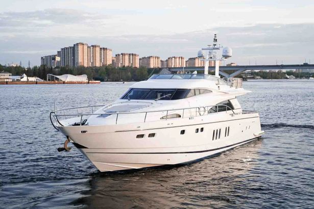 Аренда яхты в Петербурге