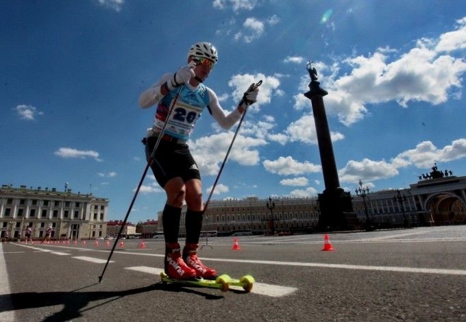 u0413u043eu043du043au0438 u043du0430 u043bu044bu0436u0435u0440u043eu043bu043bu0435u0440u0430u0445 u00abu041bu044bu0436u043du044bu0439 u0441u043fu0440u0438u043du0442 u043du0430 u0414u0432u043eu0440u0446u043eu0432u043eu0439u00bb