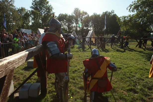 В конце ноября пройдет один из самых теплых и вкусных мероприятий осени— фестиваль «Булочки с корицей». Лучшие повара и кондитеры соберутся в «Ткачах» и будут готовить всеми любимые булочки с корицей и другие приятные лакомства по старинным, а также авторским рецептам.