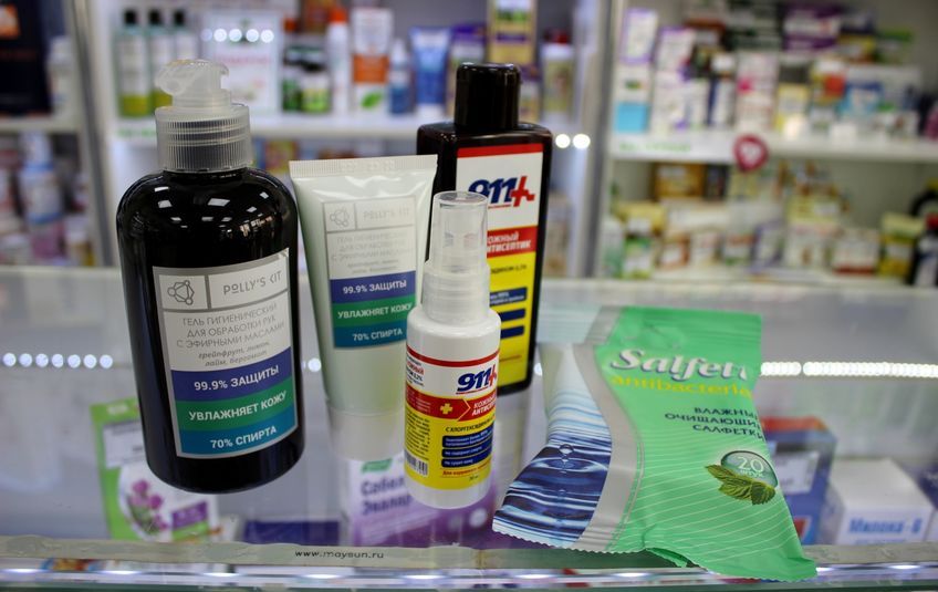 u041fu0435u0442u0435u0440u0431u0443u0440u0436u0446u0430u043c u0431u0435u0441u043fu043bu0430u0442u043du043e u0440u0430u0437u0434u0430u044eu0442 u0441u0430u043du0438u0442u0430u0439u0437u0435u0440u044b u0441 u0434u043eu0441u0442u0430u0432u043au043eu0439 u043du0430 u0434u043eu043c