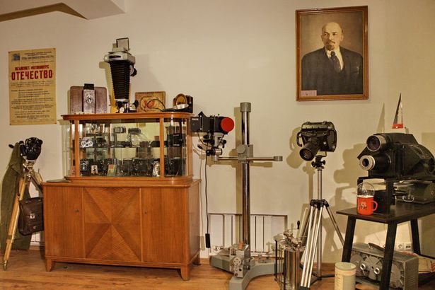 В День рождения Федора Достоевского, 9 февраля, музей имени писателя станет бесплатным для всех. В этот день можно прийти на кинопоказ "Скверного анекдота", снятого по произведению автора, осмотреть музейную экспозицию и послушать лекцию о жизни и творчестве публициста. Для участия необходима регистрация.