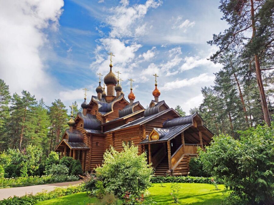 Храм Всех Русских Святых