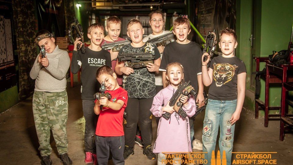 Тактическое пространство полигон с автомобилями