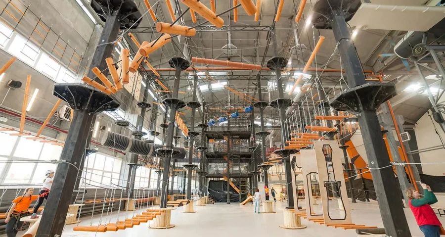 Спортивно-развлекательный комплекс Энергия Высоты с веревочными трассами и скалодромом