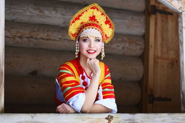 u0424u0435u0441u0442u0438u0432u0430u043bu044c u0440u0443u0441u0441u043au043eu0439 u043au0443u043bu044cu0442u0443u0440u044b u00abu0411u043eu043bu044cu0448u0438u0435 u0441u0432u044fu0442u043eu0447u043du044bu0435 u0433u0443u043bu044fu043du044cu044fu00bb