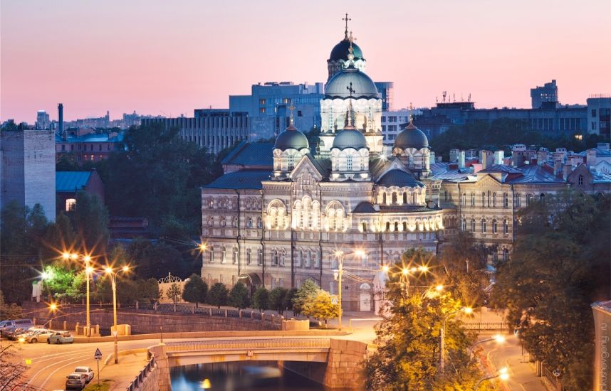 Величественное здание Иоанновского женского монастыря в неовизантийском стиле