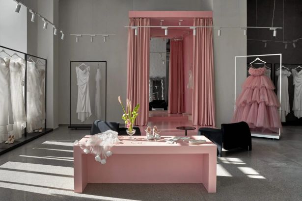 В Ботаническом саду Санкт-Петербурга с 17 по 22 августа пройдет выставка редких видов растений «Краски лета». Первая часть выставки будет посвящена лилиям.&nbsp;Коллекционеры Санкт-Петербурга и Ленинградской области обещают выставить более 100 разных сортов.