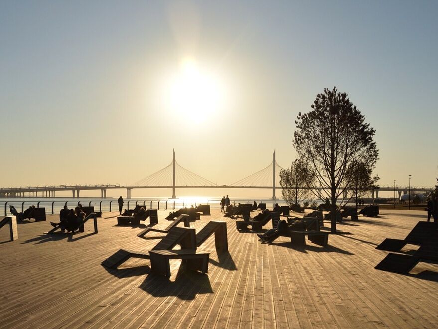 Вид на мост с набережной Южной дороги