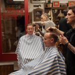 Места, где волосы превращаются в искусство, а стрижка становится актом самовыражения. От панк-эстетики до корейских трендов — выбрали студии, где мастера не боятся экспериментов.