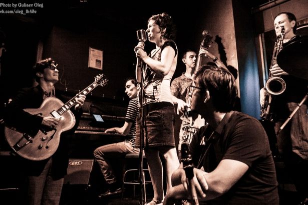 u0413u0434u0435 u0432 u041fu0435u0442u0435u0440u0431u0443u0440u0433u0435 u043fu043eu0441u043bu0443u0448u0430u0442u044c u0434u0436u0430u0437