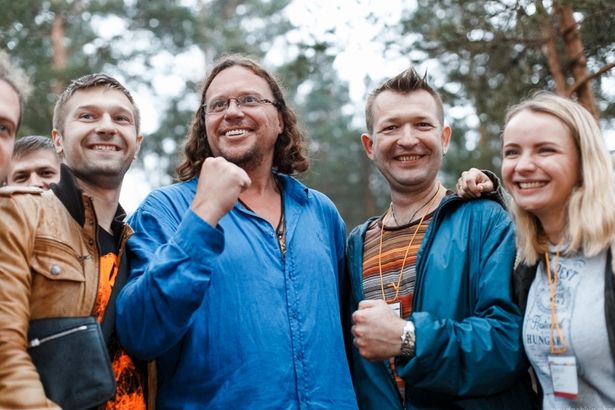 23 сентября под Петербургом пройдет большой бизнес-пикник, на котором соберутся миллионеры, миллиардеры и те, кто хочет ими стать, чтобы обменяться опытом. Хедлайнером пикника заявлен Сергей Полонский – долларовый миллиардер, строитель&nbsp;и создатель высоко-технологичного здания Башня Федерация, флагмана&nbsp;проекта Москва-сити.