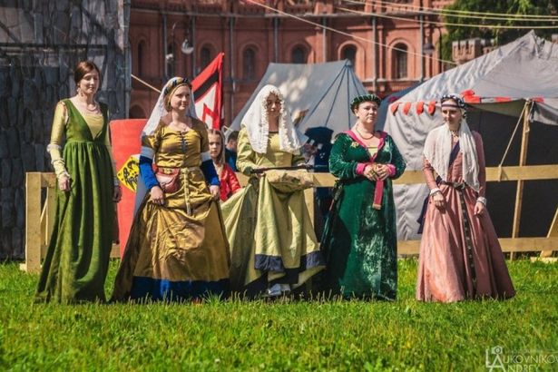 u0413u0440u0430u043du0434u0438u043eu0437u043du044bu0439 u0441u0440u0435u0434u043du0435u0432u0435u043au043eu0432u044bu0439 u0444u0435u0441u0442u0438u0432u0430u043bu044c u0440u044bu0446u0430u0440u0435u0439 u043fu0440u043eu0439u0434u0435u0442 u0432 u0412u044bu0431u043eu0440u0433u0435