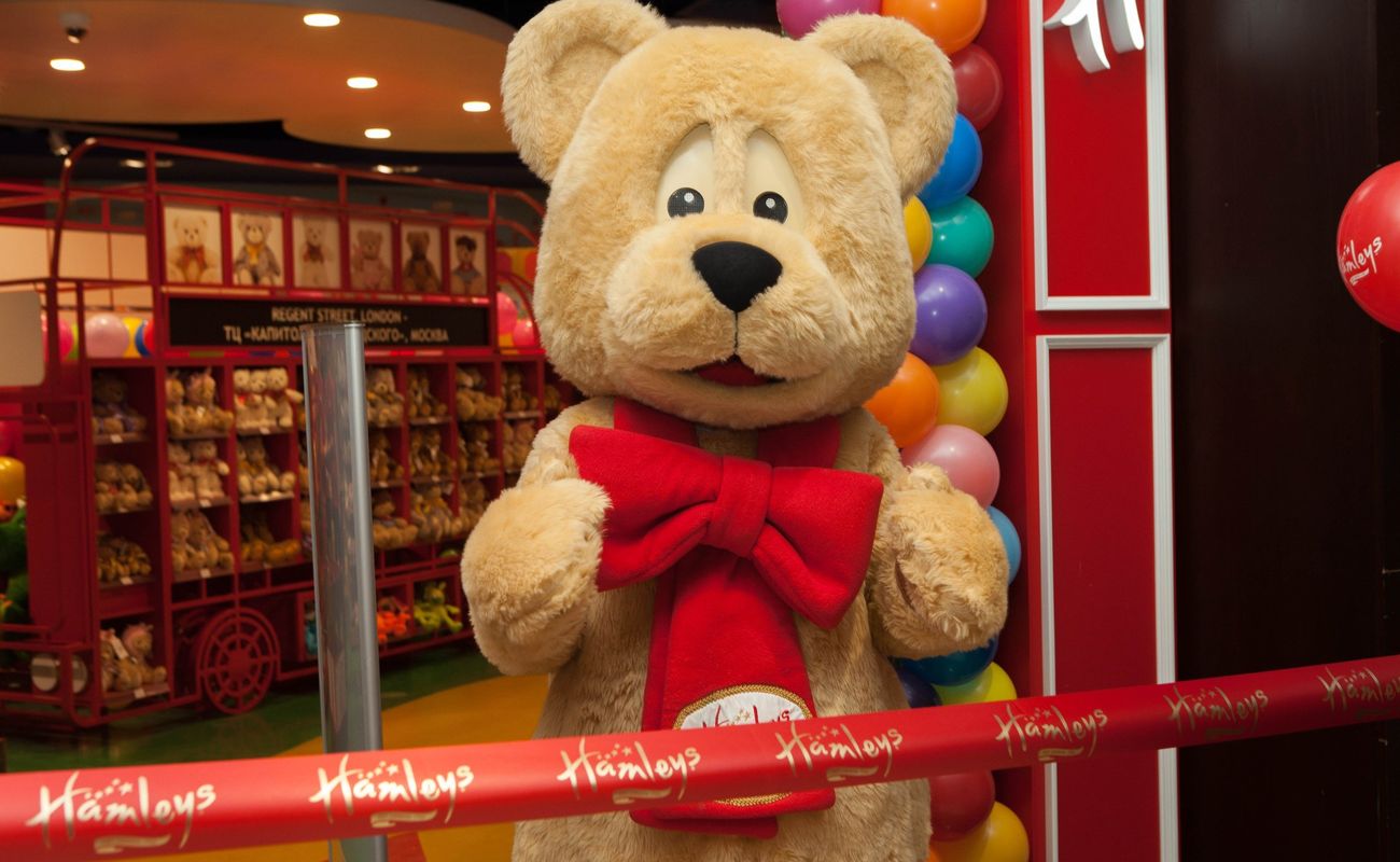 Развивающие игры, мягкие медведи, красивые куклы, гоночные машинки и поезда, наборы для творчества и активных забав — где все это купить в Петербурге? Питер Online нашел проверенные магазины с детскими товарами, где родители оценят не только внешний вид игрушки, но и то, из какого материала она сделана и как долго прослужит.