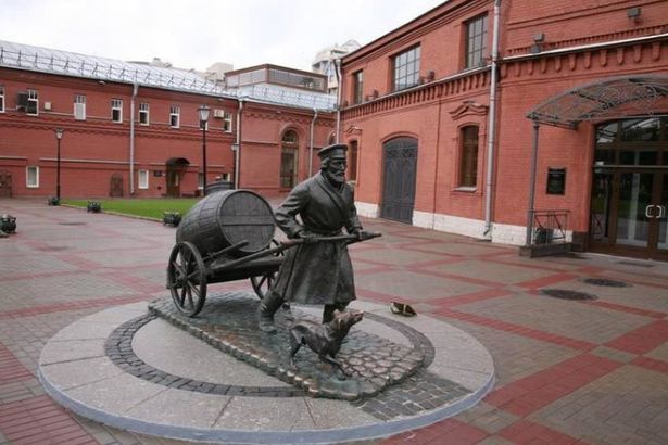 u041cu0443u0437u0435u0439 u0432u043eu0434u044b u043fu043eu0432u0442u043eu0440u0438u0442 u00abu043du043eu0447u044c u043cu0443u0437u0435u0435u0432u00bb