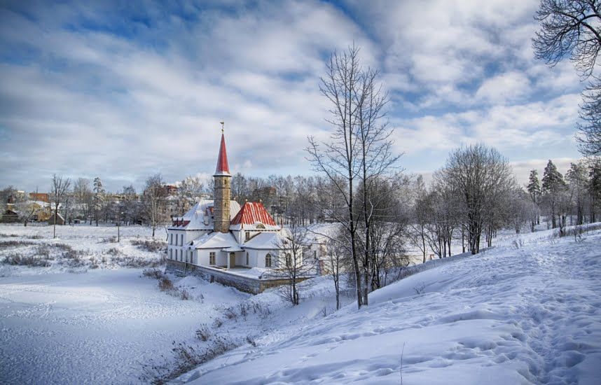 Уже в следующем году петербуржцы смогут добраться до Гатчины меньше, чем за полчаса. Сократить время в пути до 20 минут вместо привычного часа поможет запуск скоростной электрички.&nbsp;