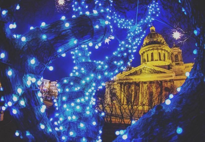 u041du043eu0432u043eu0433u043eu0434u043du044eu044e u0438u043bu043bu044eu043cu0438u043du0430u0446u0438u044e u043du0430u0447u043du0443u0442 u0441u043du0438u043cu0430u0442u044c 15 u044fu043du0432u0430u0440u044f