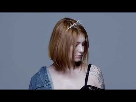 25 апреля в Cанкт-Петербурге состоится концерт Gg по случаю выхода дебютных альбомов на русском и английских языках. Концерты Gg - это музыкальное безумие, песни на двух языках и эксклюзивный арт-перформанс.