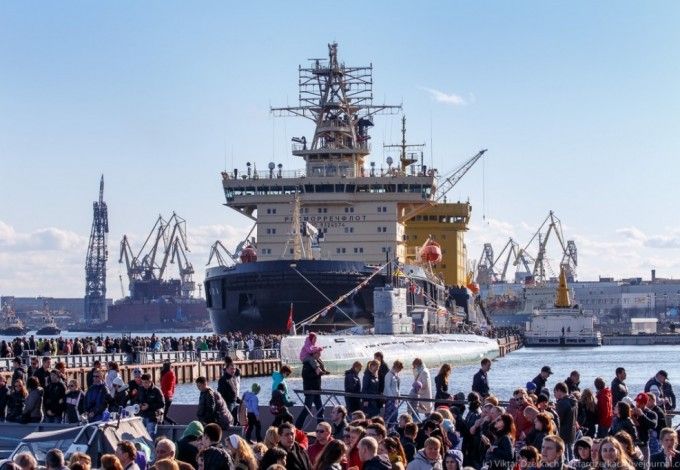 u0424u0435u0441u0442u0438u0432u0430u043bu044c u043bu0435u0434u043eu043au043eu043bu043eu0432 u0432 u041fu0435u0442u0435u0440u0431u0443u0440u0433u0435