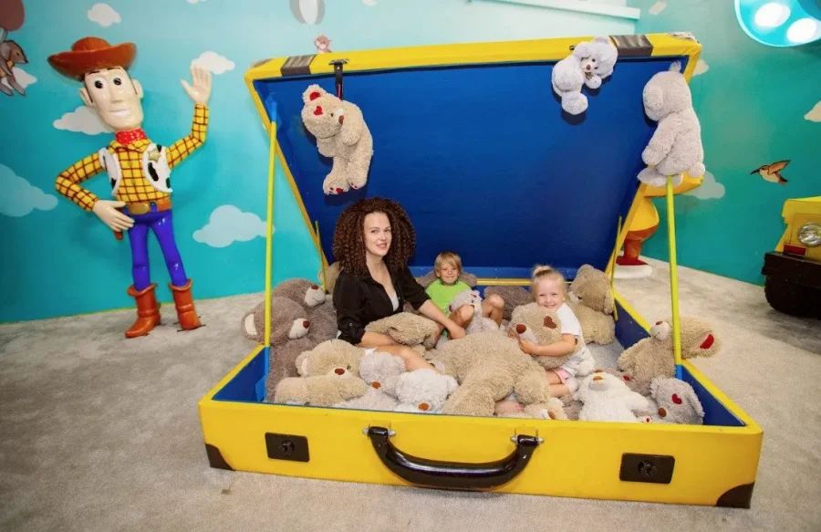 В подборке — популярные парки, музеи, интерактивные площадки, веревочные парки и игровые зоны Санкт-Петербурга для активного отдыха всей семьей.