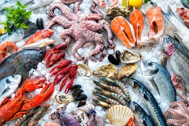 Устричный бар, многочисленные дегустации и море скидок на рыбу, морепродукты, рыбные копчения и деликатесы.&nbsp;Развлекательная программа с конкурсами, мастер-классами, дегустациями — Долгоозерный рынок подготовил мероприятие с&nbsp; развлекательной шоу-программой на 29 февраля и 1 марта.&nbsp;