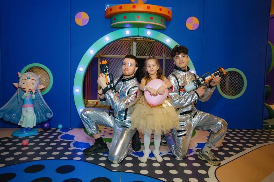 Места для празднования дня рождения в Санкт-Петербурге: интересные идеи, уютные локации и варианты для любой компании.