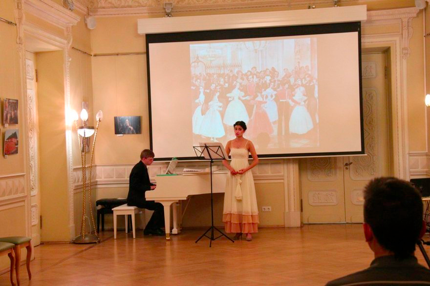 Экспериментальные постановки, необычный взгляд на привычный сюжет, захватывающая игра актеров — самый древний вид искусства сегодня может быть бесплатным и интересным одновременно в этих театрах: