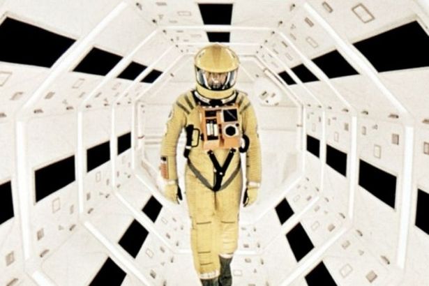 u0421u043fu0435u0446u043fu043eu043au0430u0437 u0432u0435u043bu0438u0447u0430u0439u0448u0435u0439 u043au0438u043du043eu043bu0435u043du0442u044b u00ab2001: u041au043eu0441u043cu0438u0447u0435u0441u043au0430u044f u043eu0434u0438u0441u0441u0435u044fu00bb