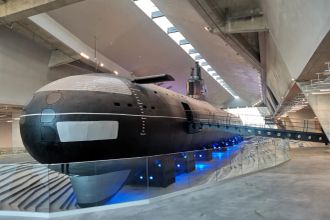 Артиллерийский музей, крейсер «Аврора», подлодки Д-2 и К-3, «Ленрезерв» и диорама прорыва блокады — 10 военных музеев с адресами и ценами.