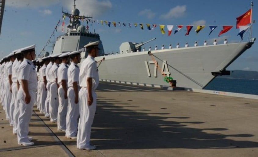 u041au0438u0442u0430u0439u0441u043au0438u0435 u044du0441u043cu0438u043du0435u0446 u00abu0425u044du0439u0444u044du0439u00bb u0438 u0444u0440u0435u0433u0430u0442 u00abu042eu043du044cu0447u0435u043du00bb