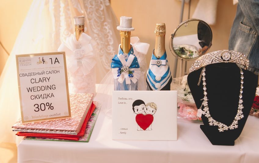 В музее искусства Петербурга XX-XXI перед горожанами предстанут необычные интерпретации подходов к книгам. Все выйдет за рамки привычных текстов, в книжках заиграет музыка, они начнут светиться разными огнями и даже шевелиться.