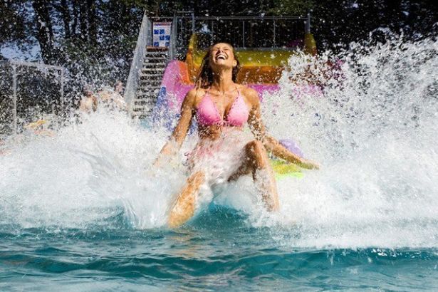 u0411u043eu043bu044cu0448u043eu0439 u043fu0440u0430u0437u0434u043du0438u043a u0432u043eu0434u044b u043fu0440u043eu0439u0434u0435u0442 u0432 u041fu0435u0442u0435u0440u0431u0443u0440u0433u0435