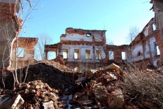 u041fu0440u043eu0433u0443u043bu043au0430 u043fu043e u0437u0430u0431u0440u043eu0448u0435u043du043du044bu043c u0443u0441u0430u0434u044cu0431u0430u043c u0432 u043fu0440u0438u0433u043eu0440u043eu0434u0430u0445 u0421u0430u043du043au0442-u041fu0435u0442u0435u0440u0431u0443u0440u0433u0430