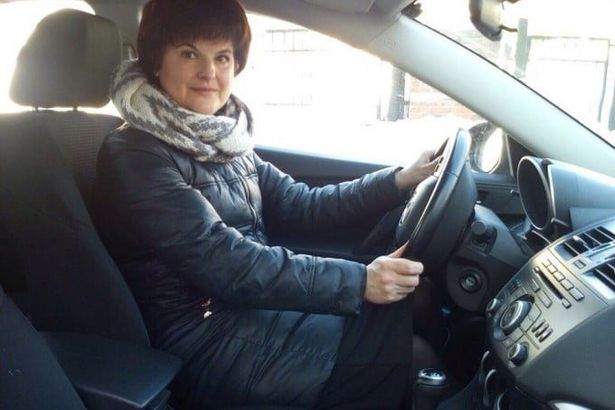 Профессия «таксист» долгое время считалась исключительно «мужской», однако сегодня все чаще за рулем можно встретить и представительницу женского пола. В преддверии 8-го марта петербургские таксистки Uber рассказали о том, каково быть женщиной-водителем, почему они выбрали такую работу, с какими сложностями сталкиваются, чего боятся и чем увлекаются помимо работы в такси.&nbsp;