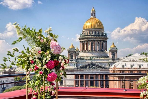 Изысканные бутик-отели Санкт-Петербурга — для тех, кто выбирает отдых со вкусом. Уникальный стиль, высокий сервис и атмосфера настоящего Петербурга.