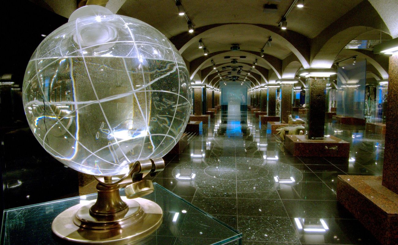 «Вселенная воды» — так называется один из самых необычных музейных комплексов Санкт-Петербурга. Он расположен на Шпалерной улице, 56, напротив Таврического дворца.  