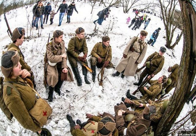 u0412u043eu0435u043du043du043e-u0438u0441u0442u043eu0440u0438u0447u0435u0441u043au0430u044f u0440u0435u043au043eu043du0441u0442u0440u0443u043au0446u0438u044f u00abu0417u0430 u041bu0435u043du0438u043du0433u0440u0430u0434!u00bb u0432 u041au0440u0430u0441u043du043eu043c u0421u0435u043bu0435