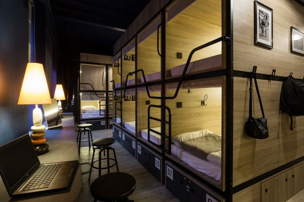 4U Capsule Hotel u2014 u0433u0434u0435 u043eu0441u0442u0430u043du043eu0432u0438u0442u044cu0441u044f u043du0435u0434u0430u043bu0435u043au043e u043eu0442 u041cu043eu0441u043au043eu0432u0441u043au043eu0433u043e u0432u043eu043au0437u0430u043bu0430